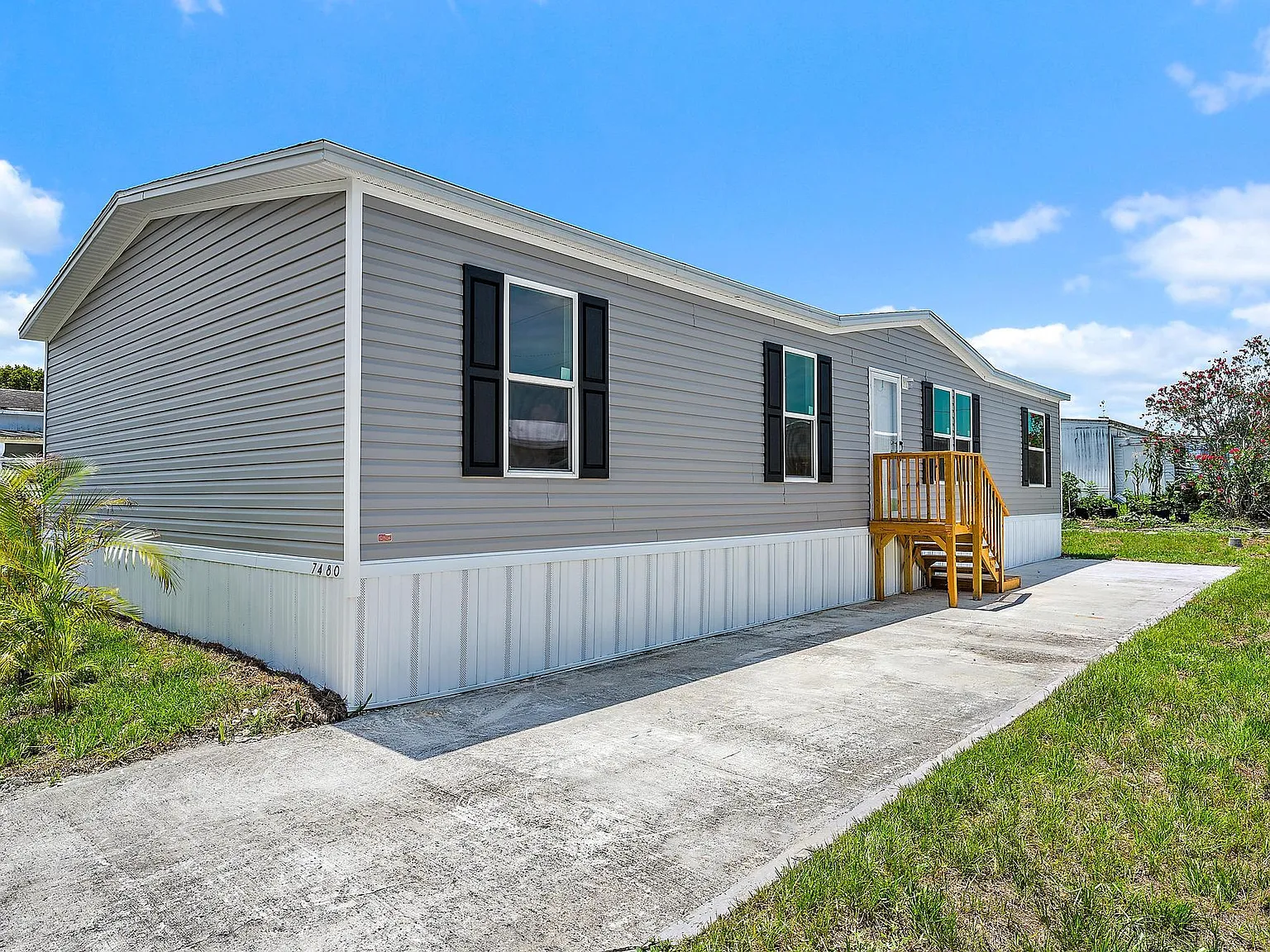 4 bed, 2.0 bath, 1501 sqft, $2,650 — Photo 1