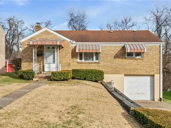 5223 Woodland Dr, West Mifflin, PA 15122