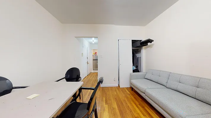 Rented by Bond New York | media 4