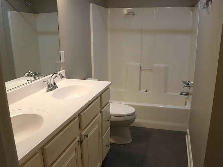715 Rockingham Rd — Photo 11