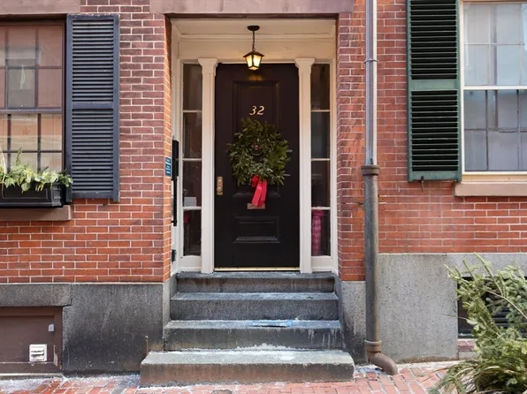 32 Temple St #3, Boston, MA 02114