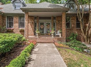 1166 Copperwood Dr, Bloomfield Hills, MI