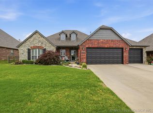 9306 E 91st St N, Owasso, OK 74055
