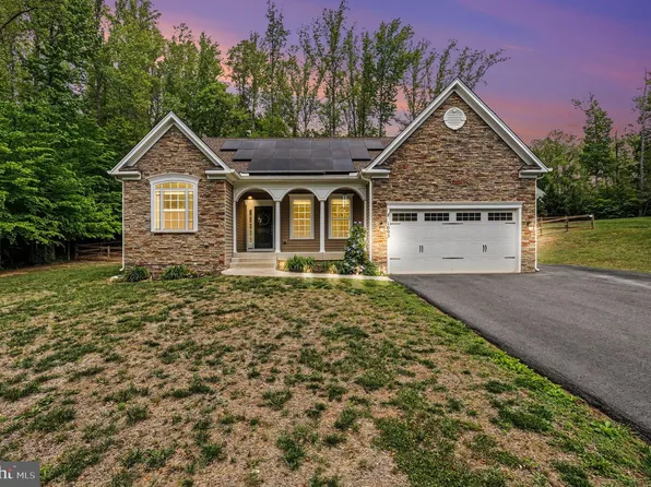 1095 Timber Mill Ln, Fredericksburg, VA 22406