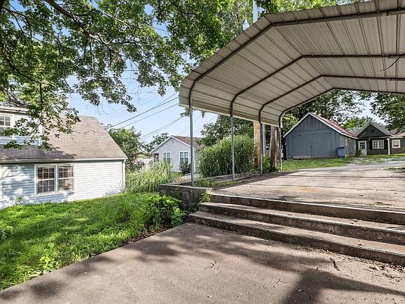 4th image of 709 2nd St