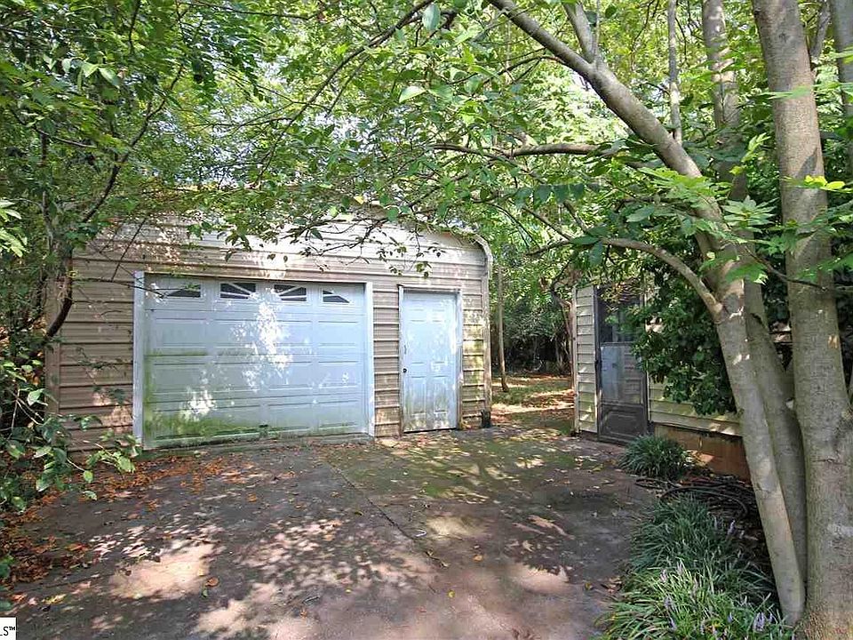 2nd image of 7 Essex Ct