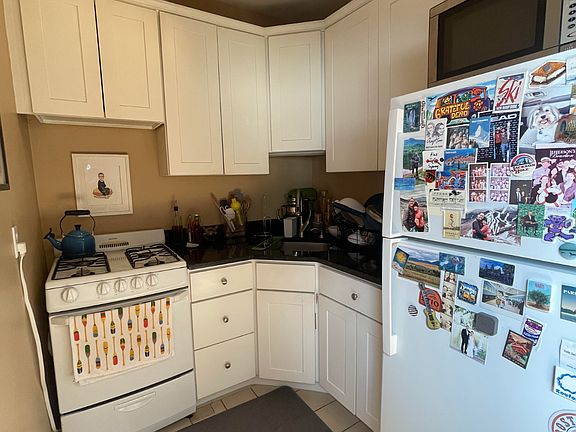 5th image of 246 Commonwealth Ave #10
