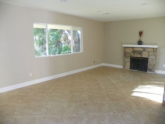 5th image of 6902 Fallbrook Ave