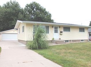 1513 Devitt Ave, Muscatine, IA 52761