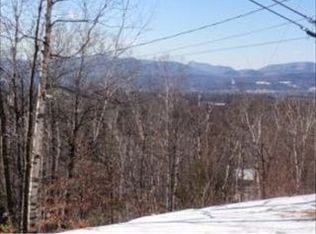 577 Sherwood Dr, Mendon, VT 05701