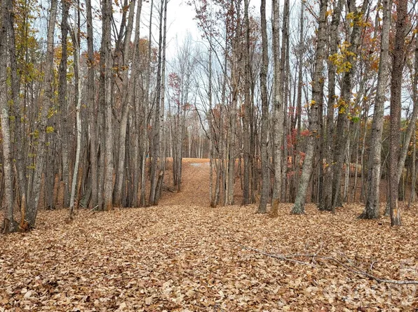 1056 Stephens Trail Rd, Sandy Ridge, NC 27046