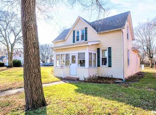 611 S 3rd St, Pekin, IL