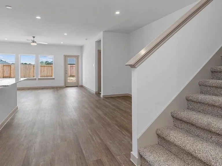 1039 Great Barracuda Ln — Photo 3