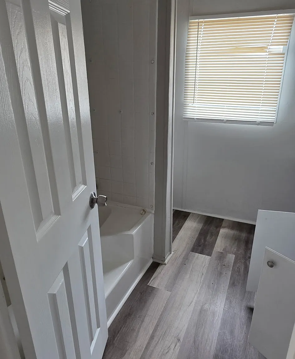 3 bed, $850 — Photo 2