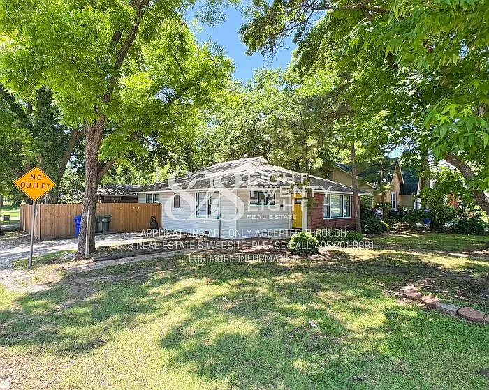 930 Miller Ave — Photo 2