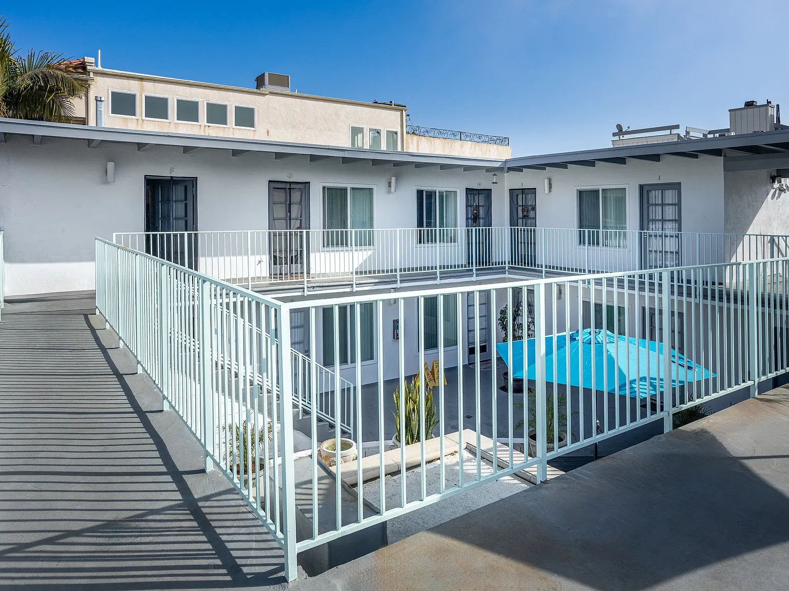 Bayside Apartments — Photo 4