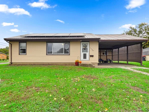 1100 S 11th St, Pekin, IL 61554