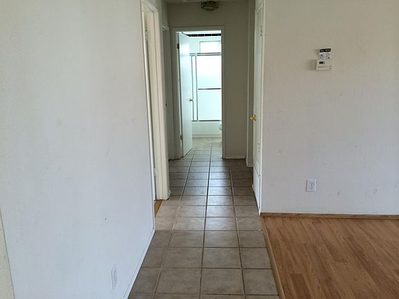 4th image of 7663 Hermitage Ave