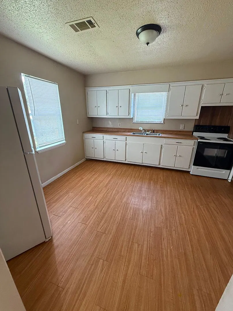 4024 Unit B — Photo 3