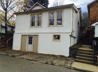 1033 Border Ave, Ellwood City, PA 16117