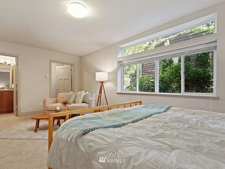 1633 California Ave SW #A — Photo 12