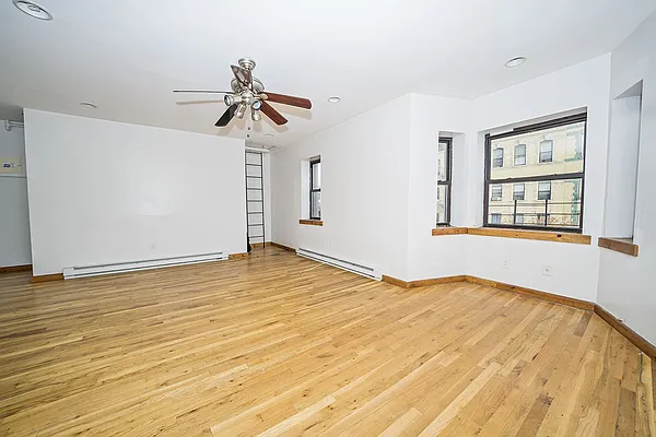 Rented by Level Group | media 5
