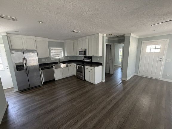 5th image of 1501 W Commerce Ave #51186