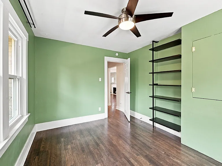 2630 N York St — Photo 13