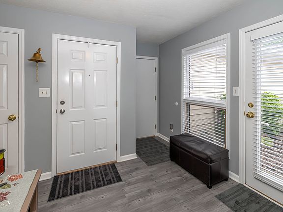 2nd image of 7445 Brackenwood Cir N