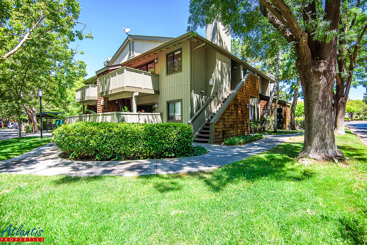 Building Photo - 2910 La Terrace Cir