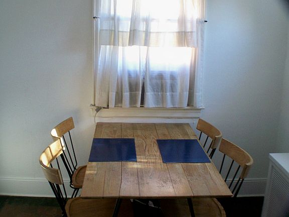5th image of 119 Malverne Ave