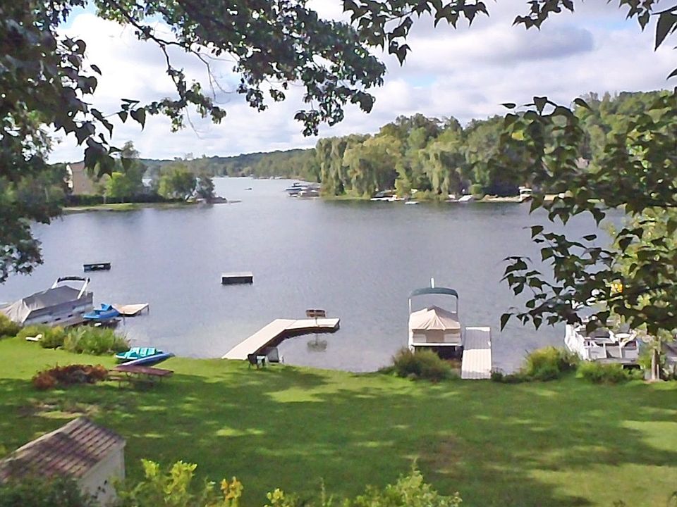 2nd image of 3585 Grasser Dr