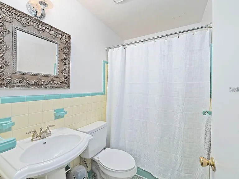 2676 Martin St — Photo 29