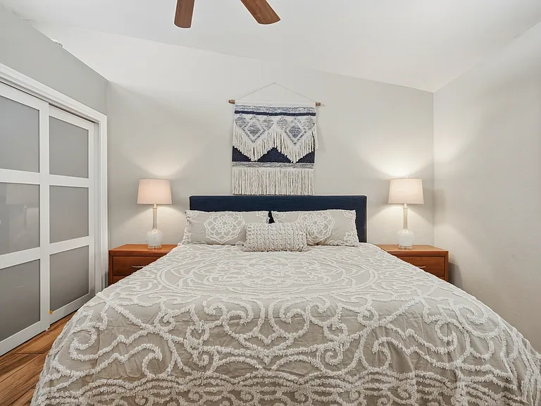 2626 E Hedrick Dr — Photo 23