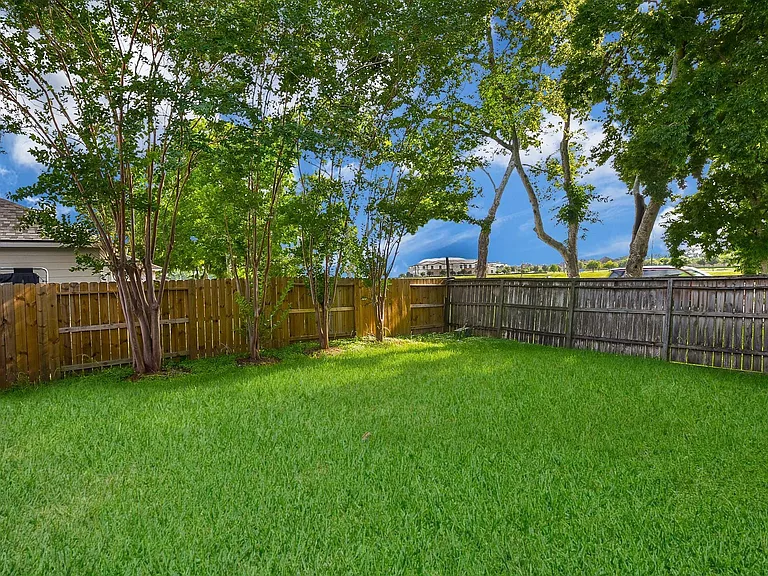 3935 Carters Lake Dr — Photo 30