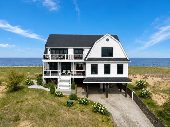 4 35th St, Newbury, MA 01951