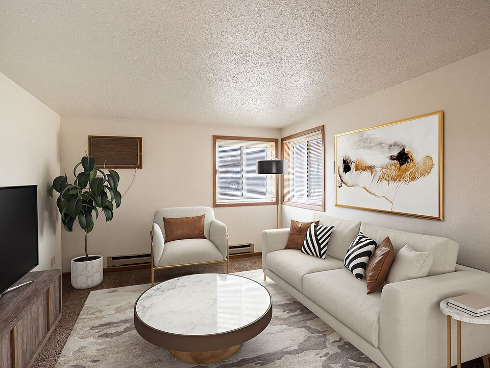 Fargo, ND Cedar Pointe Apartments | Living