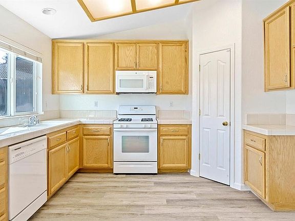 4th image of 9813 Orino Ct
