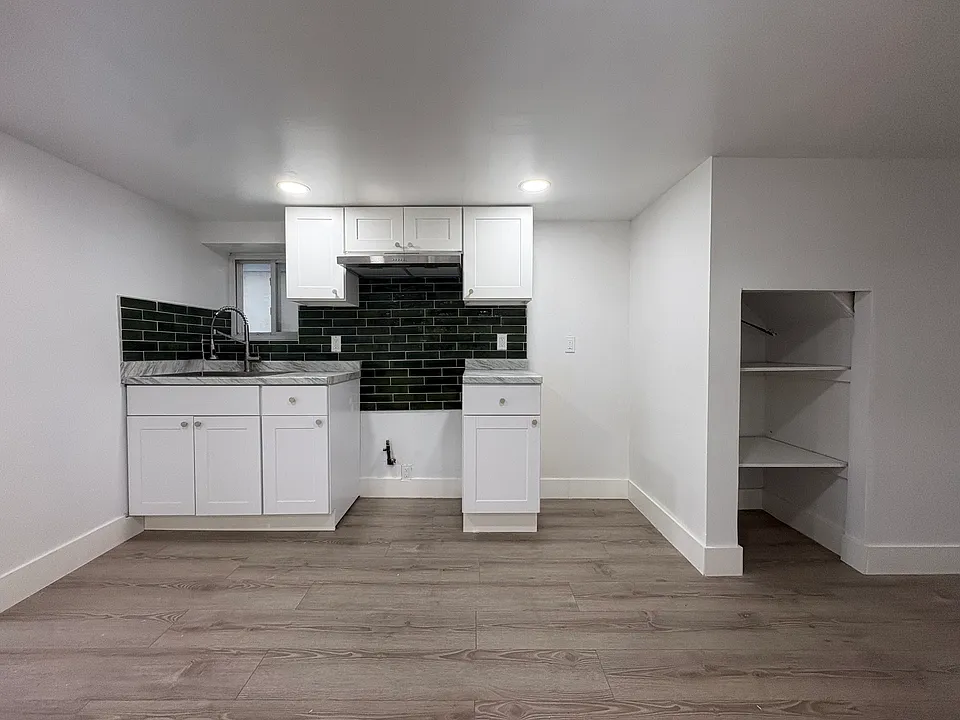 143 Fulton Ave #B