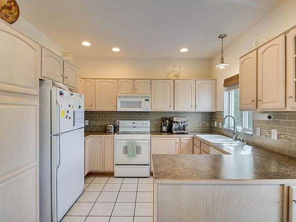 5th image of 212 39th St NW