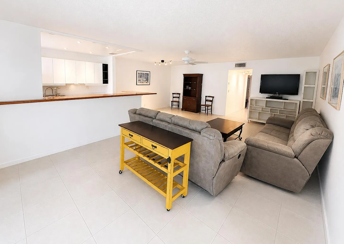 1 bed, 1.5 bath, 1040 sqft, $1,850 — Photo 3