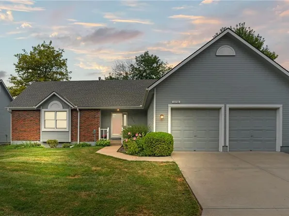 15724 Travis St, Overland Park, KS 66223