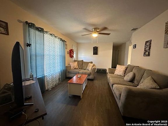 4th image of 334 Otter Dr