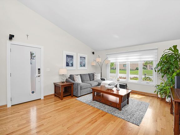 4th image of 308 Brookdale Dr APT A
