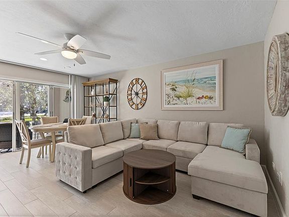 2nd image of 137 AVENIDA MESSINA #1
