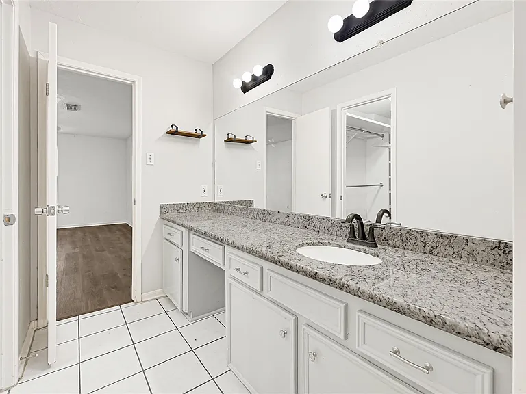 539 Belwin Dr — Photo 21