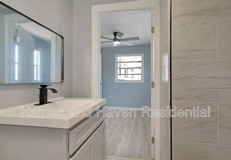 669 Avenue B NW #10 — Photo 12