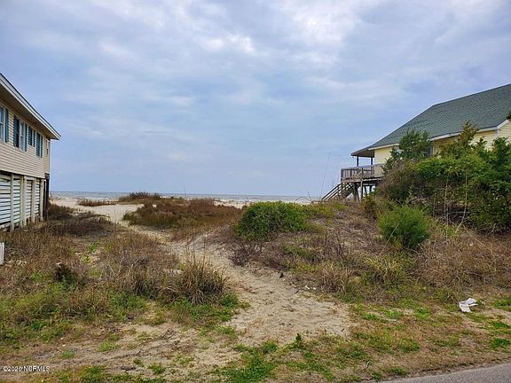 3rd image of 3513 E Beach Dr