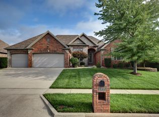 2735 E Woodford St, Springfield, MO 65804