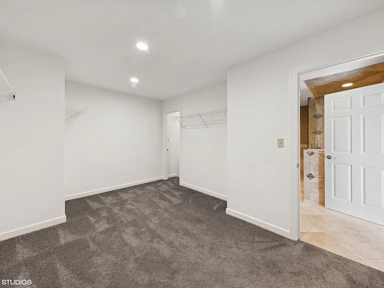 15020 King Dr — Photo 12